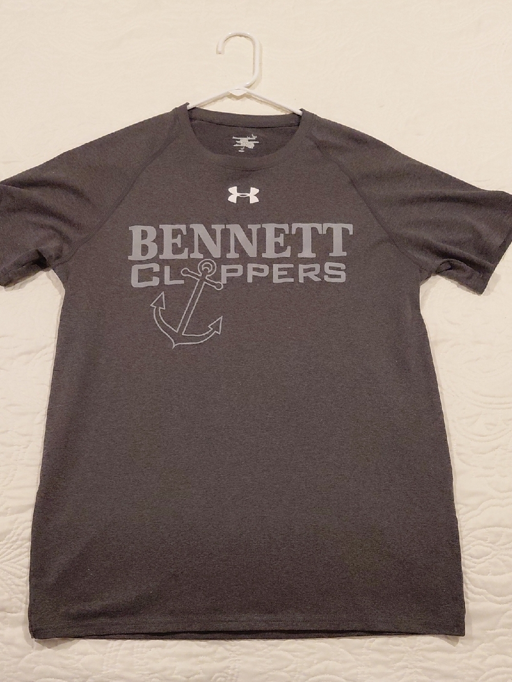 Under Armour Men’s Bennett Clippers Short-Sleeve Tee - Charcoal Gray - Mens